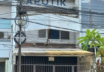 Ruko Taman Ratu Lokasi Ramai Strategis.