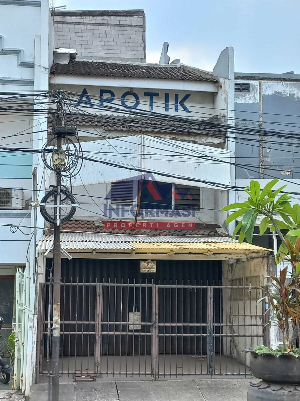 Ruko Taman Ratu Lokasi Ramai Strategis.