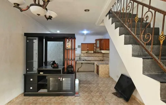 Rumah taman palem lestari