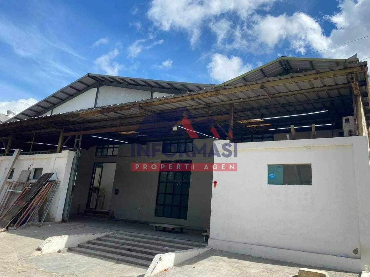 Gudang Karang tengah 2 lantai , luas tanah