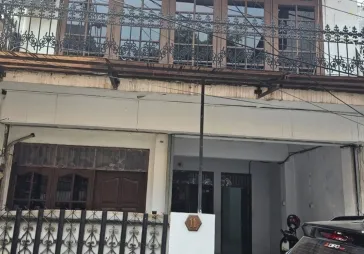 Rumah di jln Komando belakang Wisma Metropolitan