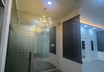 Ruko siap pakai 2 lantai. kamar mandi 2