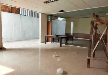 Dijual Cepat atau Disewa Bangunan Rumah & Gudang di Jl. Raya