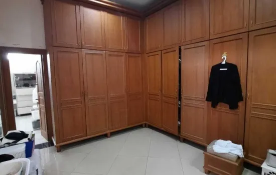 Dijual rumah di villa melati mas
