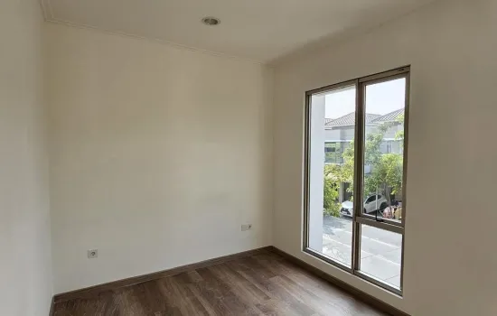 Rumah siap huni, rapi dan strategis di PIK Gold Coast