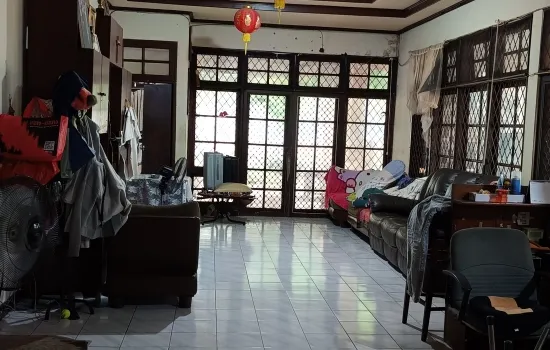 Rumah tua hitung tanah