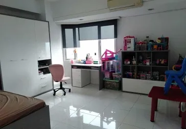 Apartemen dilokasi strategis.