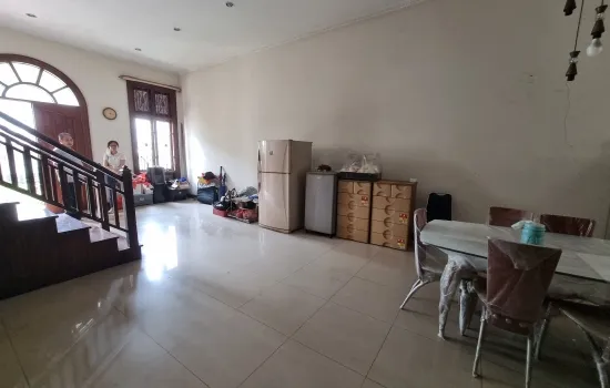 Taman Aries blok C plit level 2½lt luas tanah 120 m² selatan
