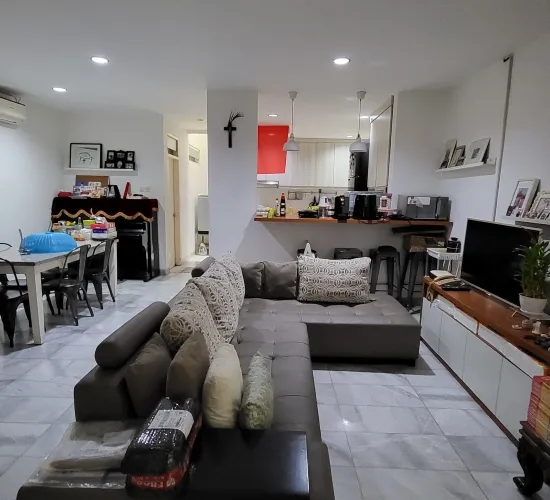 Rumah Intercon Jakbar 2 lantai, dalam cluster