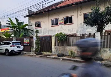 Dijual bangunan kokoh berupa gudang, 3 lantai,   20 x 41.25