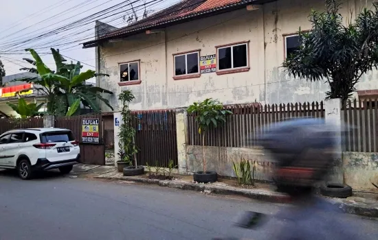 Dijual bangunan kokoh berupa gudang, 3 lantai,   20 x 41.25