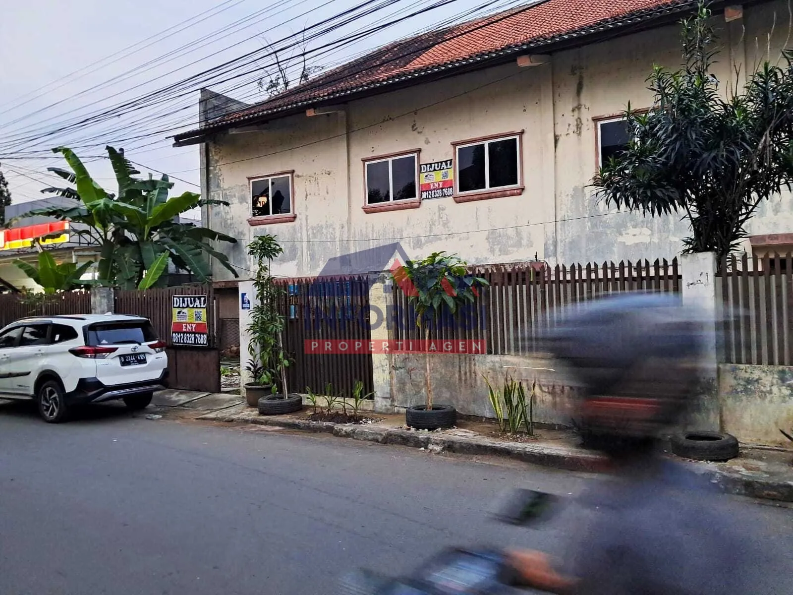 Dijual bangunan kokoh berupa gudang, 3 lantai,   20 x 41.25