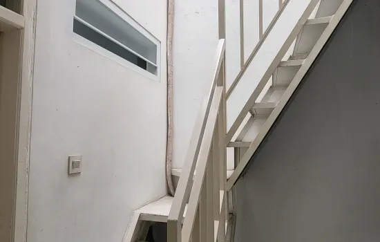 Rumah Intercon Jakbar 2 lantai, dalam cluster