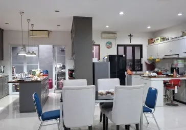 Tengah kota Jakarta Barat Orange Ville Townhouse