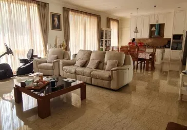 Rumah muara karang cocok buat usaha