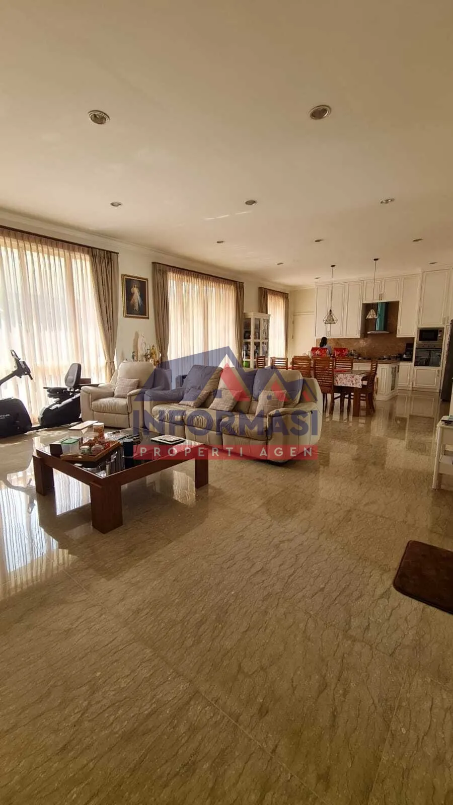 Rumah muara karang cocok buat usaha