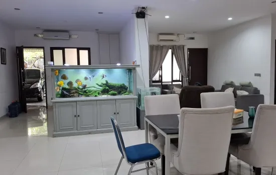 Tengah kota Jakarta Barat Orange Ville Townhouse
