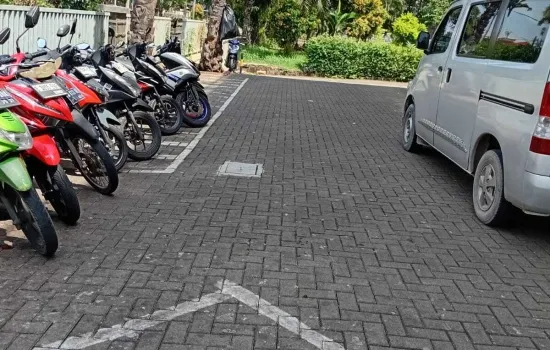 Rukan Gandeng 4 Lantai-Kebon Jeruk- Siap Pakai