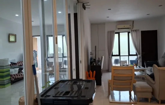 Tengah kota Jakarta Barat Orange Ville Townhouse