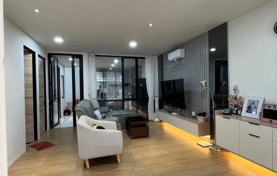 Dijual rumah CP renovasi nyaman Karawaci Barat Tangerang