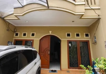 Rumah 2.5 lantai dekat Apartemen Permata Hijau Suite