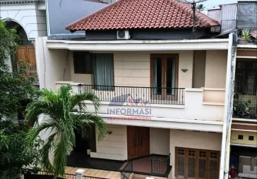 2,5 lantai bagus hadap utara