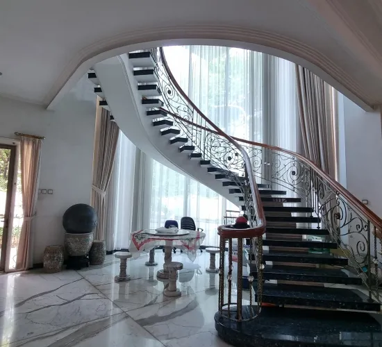 Rumah bagus 2 lt 4 kmr tidur