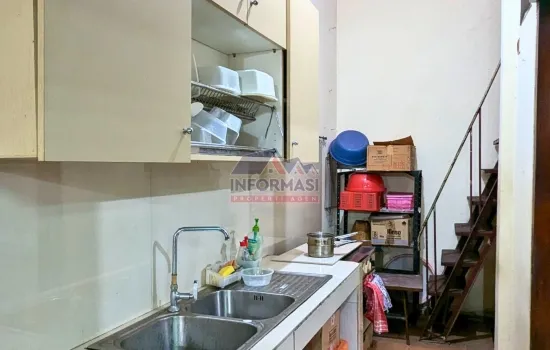 Rmh di komplek eksklusif dengan luas 330 m