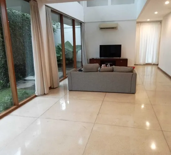Rumah bagus , rapi siap huni , di Cluster 4 KT , 3 KM