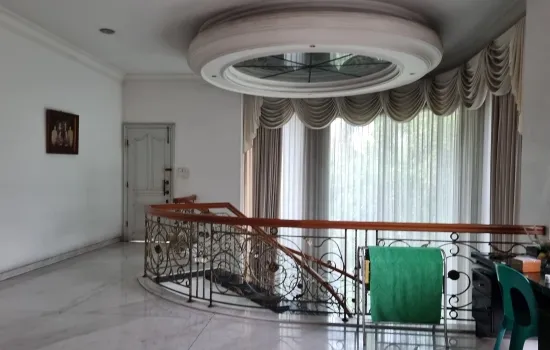 Rumah bagus  2 lt 4 kmr tidur