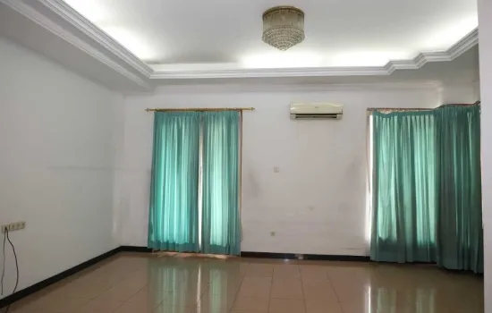 2,5 lantai bagus hadap utara