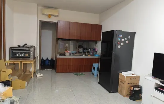 Rumah 3 lantai, 7x12,55, KT 4+1 KM 3+1, hdp utara, PPJB