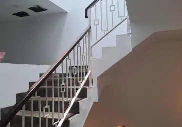 Rumah bagus 4,5 lantai , 7 kamar tidur , 5 kamar mandi