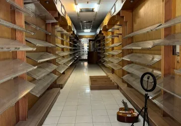 Boulevard pertokoan pasar baru