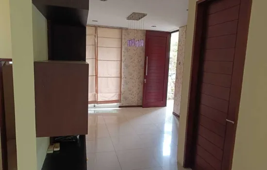 Rumah bagus  2lantai , siap huni kT4 , KM 3
