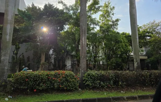 Puri Kencana ada kolam renang, langka luas 450 m²