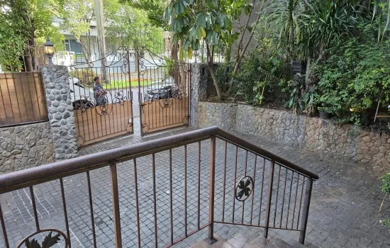 Puri Kencana ada kolam renang, langka luas 450 m²