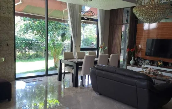 Rumah 2 lantai 4 kamar tidur