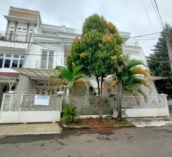Dijual Rumah hitung tanah Flaminggo Bintaro