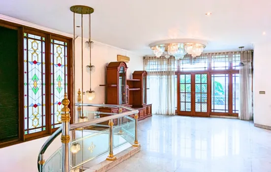 Disewakan rumah Bagus di Intercon Boulevard