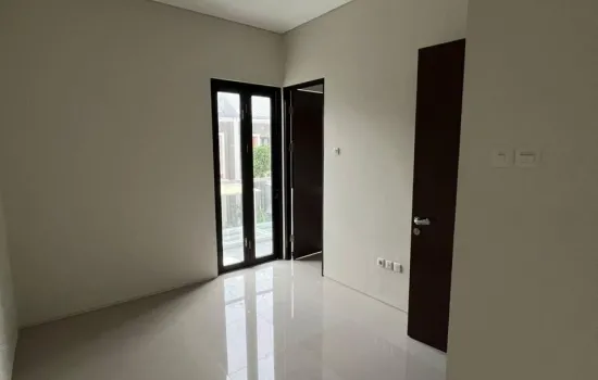 Rumah Brand New Puri Botanical. Cluster. 3 KT. 3 KM