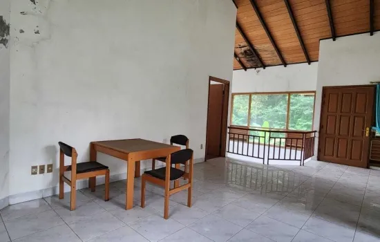 Dijual Cepat Villa Cisarua, Puncak Bogor. LT 2.100 m