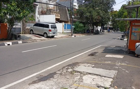 buat usaha ex disewakan minimarket 20 th lt 258m2
