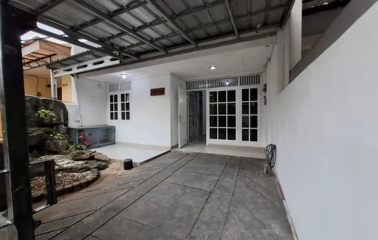 Rumah sewa kecil rapi bersih dan asri