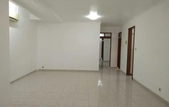 Strategis, dekat jalan utama, lingkungan tenang