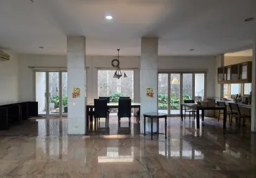 Puri Kencana ada kolam renang, langka luas 450 m²