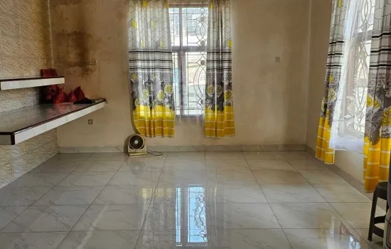 Disewakan Rumah Hoek Taman Kota