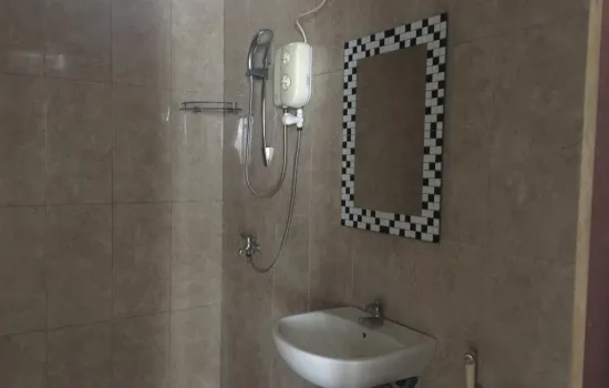Rumah 1 lantai siap huni  rapi  3kt+1  2 kM +1