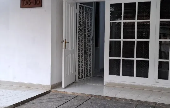 Rumah sewa kecil rapi bersih dan asri