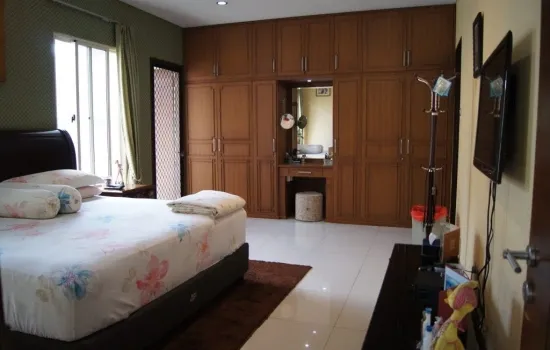 Rumah bagus  2lantai , siap huni kT4 , KM 3